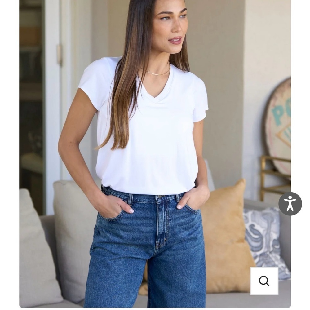 SheBird The Vera V-neck Short Sleeve Tee with Built-in Bra